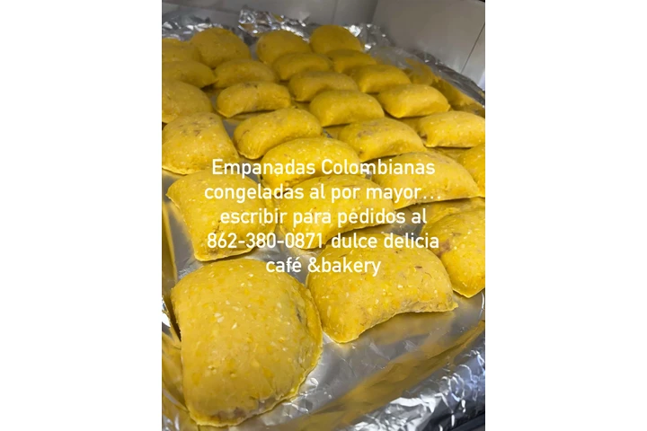 $3 : Empanadas y Panadería al mayor image 3