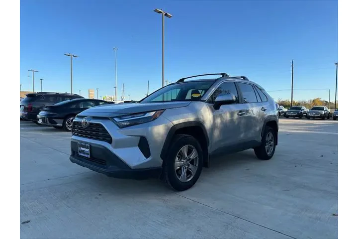 $23965 : Toyota RAV4 2023 XLE 4dr SUV image 1
