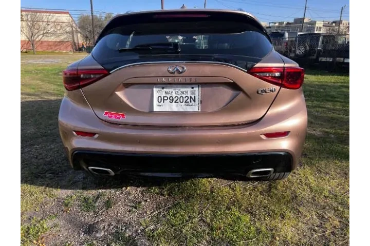 $15995 : 2017 QX30 Premium image 6