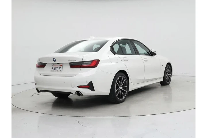 $27998 : BMW 3 Series 2022 330e 4dr S image 8