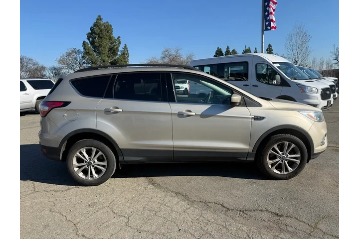 $12700 : Ford Escape 2018 AWD SE 4dr image 6