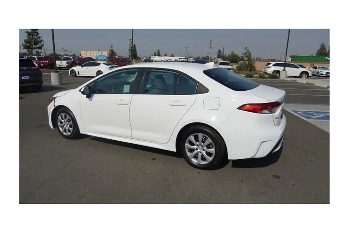 $18984 : 2021 Corolla LE image 8