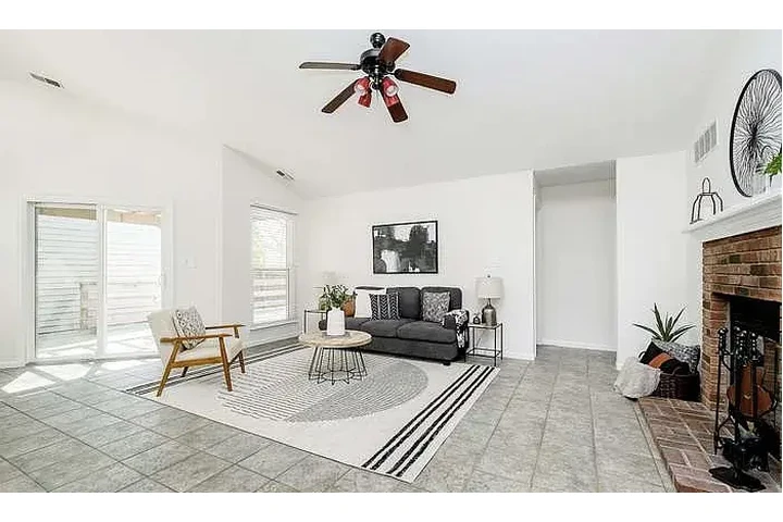 $1100 : HOUSE RENT IN INDIANAPOLIS image 10