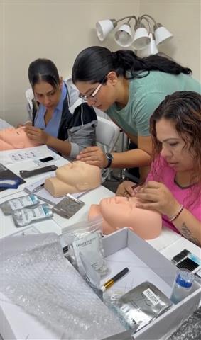 Curso de Extencion de Pestañas image 5