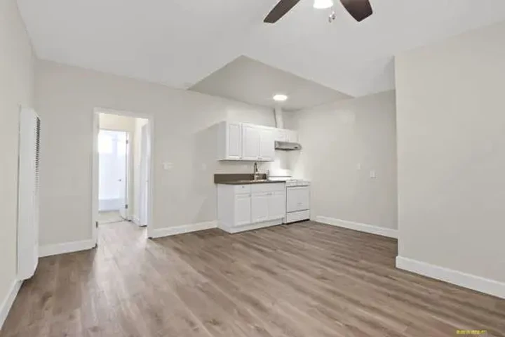 $1950 : 1 Bedroom 1 Bath in Westminste image 7