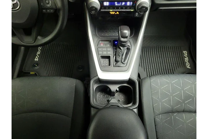 $20998 : Toyota RAV4 2021 AWD XLE 4dr image 9