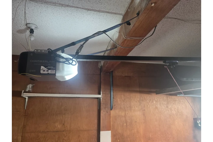 Smart home garage door opener image 3