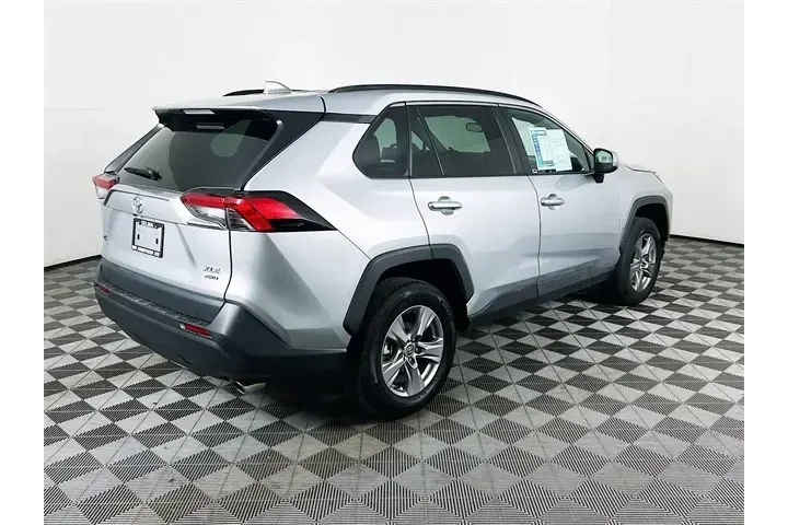 $28400 : Toyota RAV4 2024 AWD XLE 4dr image 7