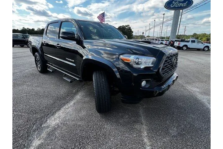 $38995 : Toyota Tacoma 2021 4x4 TRD S image 2