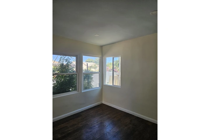 $1100 : Cuarto de renta /N.Hollywood image 2