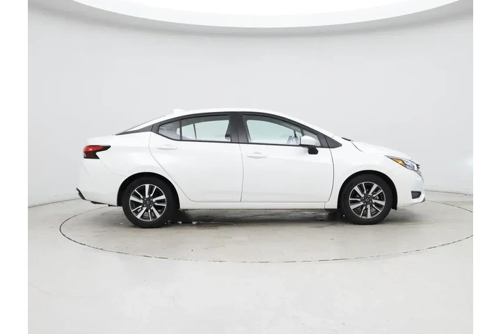 $18998 : Nissan Versa 2025 SV 4dr Sed image 7