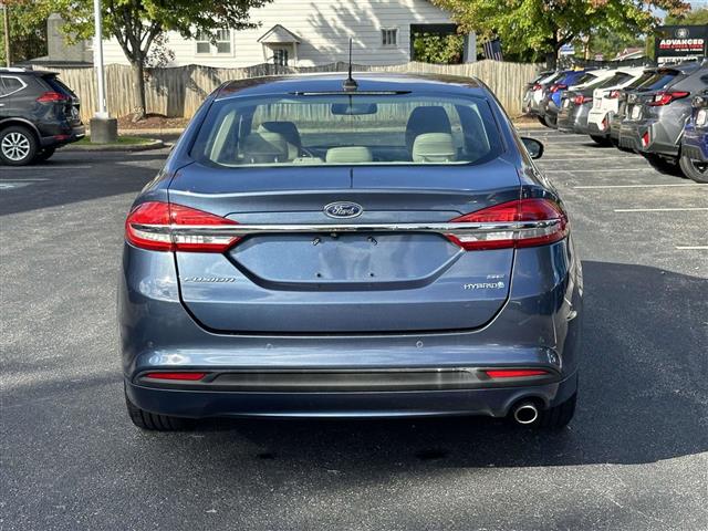 $7974 : PRE-OWNED 2018 FORD FUSION HY image 3