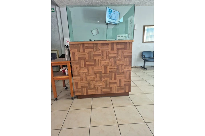 $2500 : Mueble para recepcion image 1