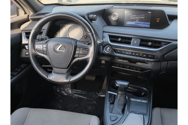 $17900 : Lexus UX 200 2019 4dr Crosso image 8