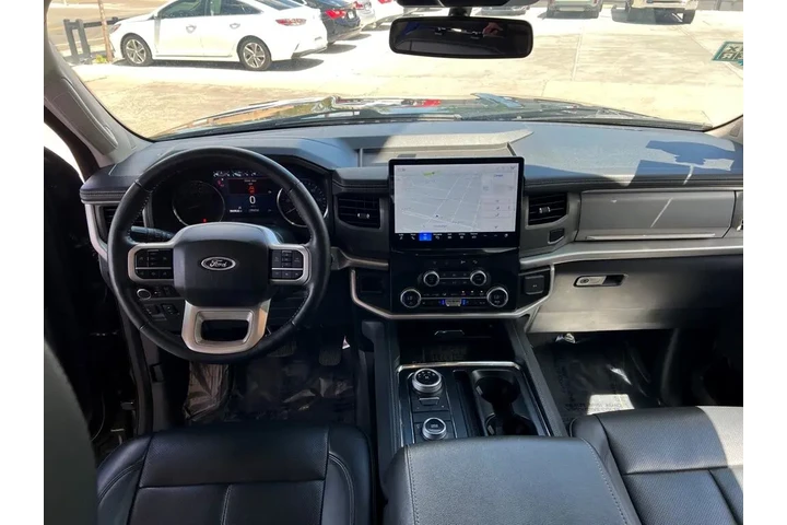 2024 Expedition XLT 4WD image 9