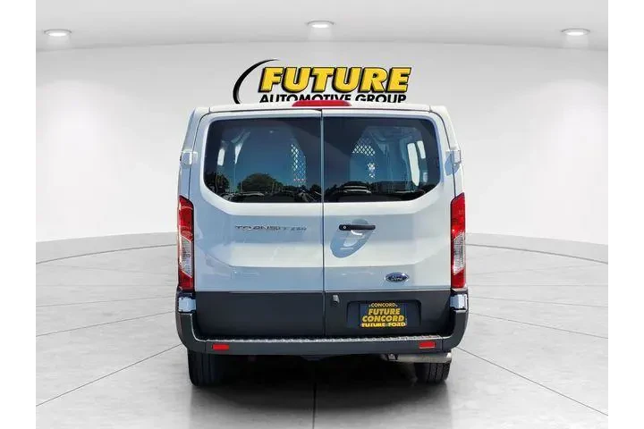 $33488 : Ford Transit 2024 250 3dr SW image 5