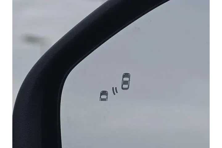 $32287 : Ford Explorer 2023 AWD Limit image 8