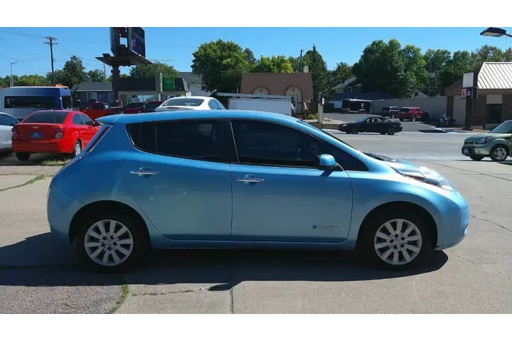 $7599 : 2015 LEAF S image 3