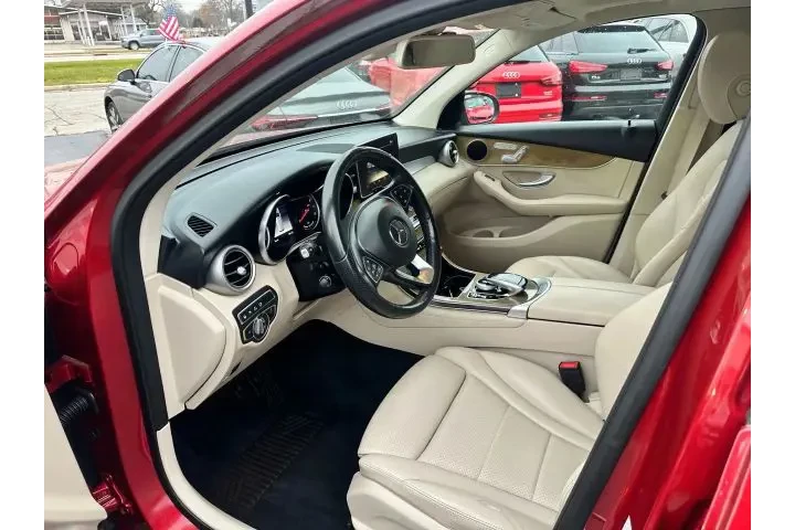 $21995 : 2019 GLC image 10