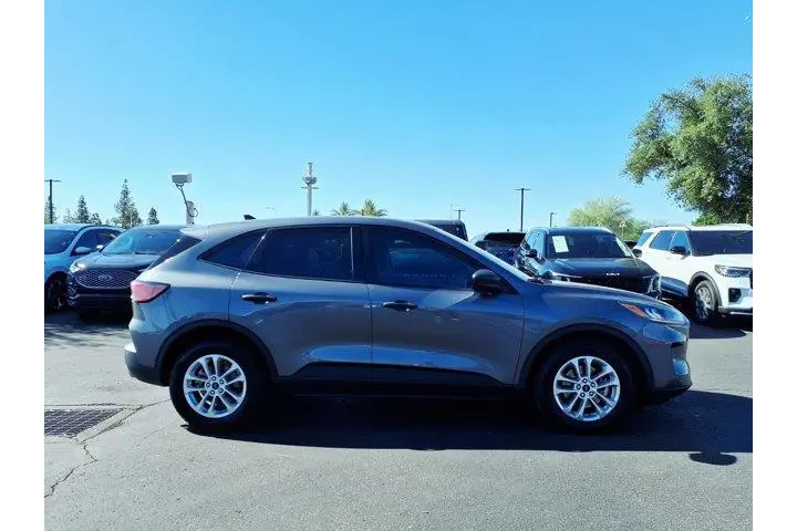 $18319 : Ford Escape 2022 S 4dr SUV image 7