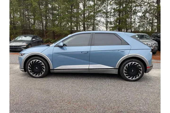 $27960 : Hyundai IONIQ 5 2024 AWD Lim image 3