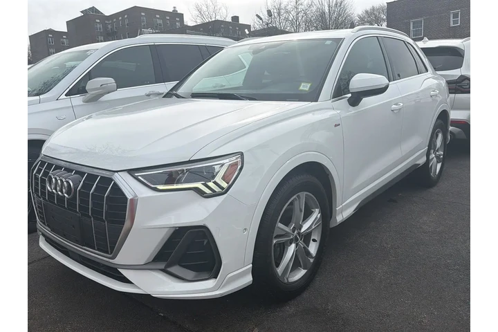 $21977 : Audi Q3 2020 AWD quattro S l image 1
