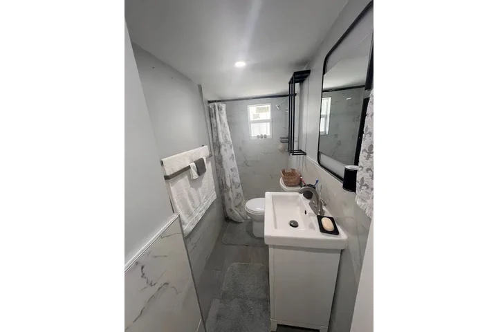 $1575 : Apartamento en renta 2H/1B image 8