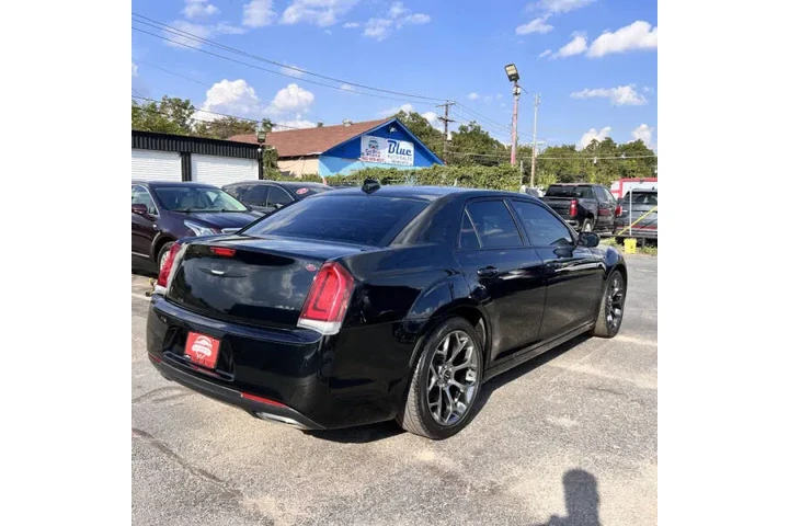 $18900 : 2018 300 Touring image 6