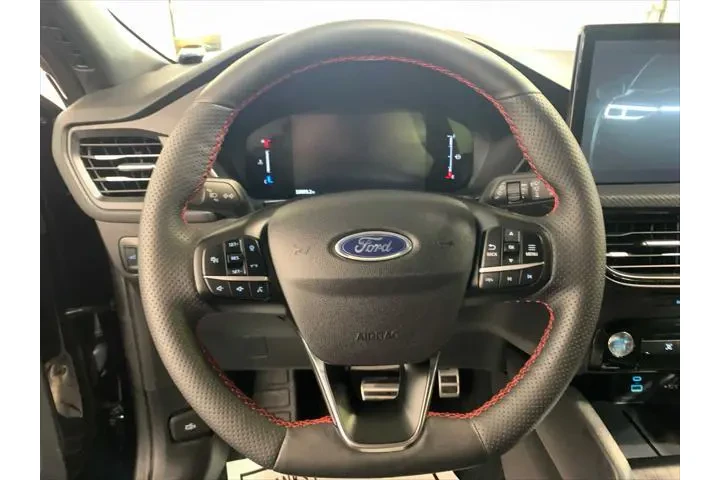 $25988 : Ford Escape 2023 AWD ST-Line image 7