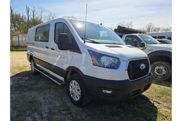 $35999 : Ford Transit 2024 250 3dr SW image 3