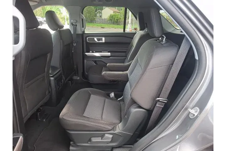 $33798 : Ford Explorer 2023 AWD XLT 4 image 10