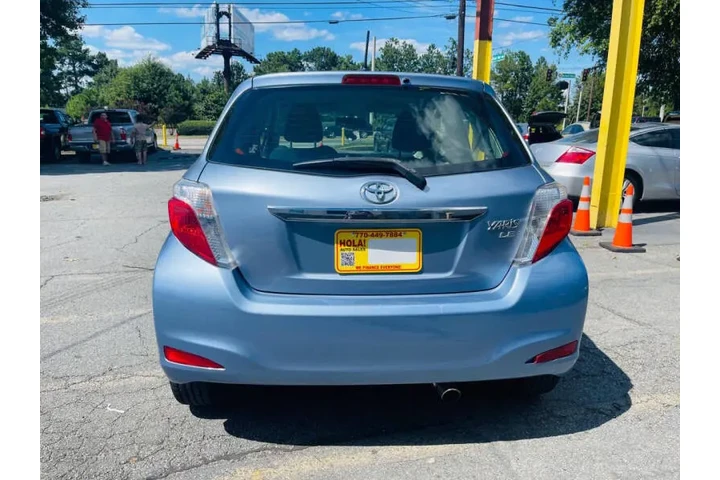 2014 Yaris 5-Door L image 5