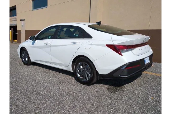 $23998 : Hyundai ELANTRA 2024 SEL 4dr image 6