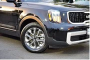 $28250 : Kia Telluride 2024 LX 4dr SU thumbnail