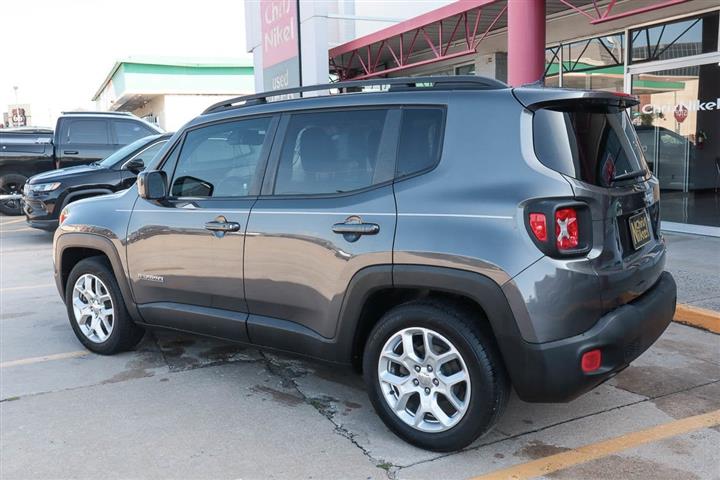 $14988 : 2016 Renegade Latitude image 6