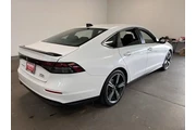 $20991 : Honda Accord Hybrid 2023 Spo thumbnail