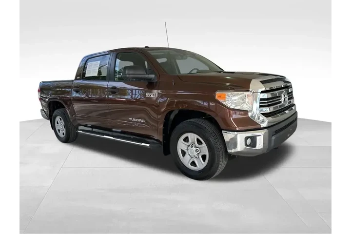 $27504 : Toyota Tundra 2017 4x4 SR5 4 image 2