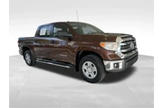 $27504 : Toyota Tundra 2017 4x4 SR5 4 thumbnail