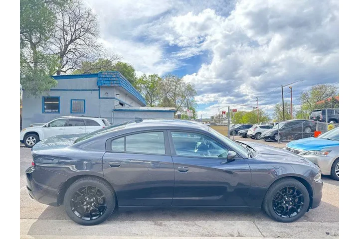 $22995 : 2017 Charger SXT AWD image 4
