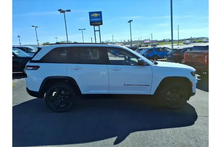 Jeep Grand Cherokee 2023 4x4 image 5