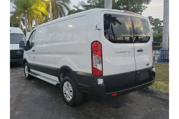 $36990 : Ford Transit 2025 250 3dr SW image 5