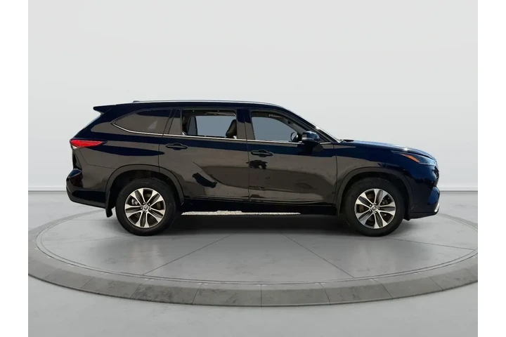 $25298 : Toyota Highlander 2021 AWD X image 10