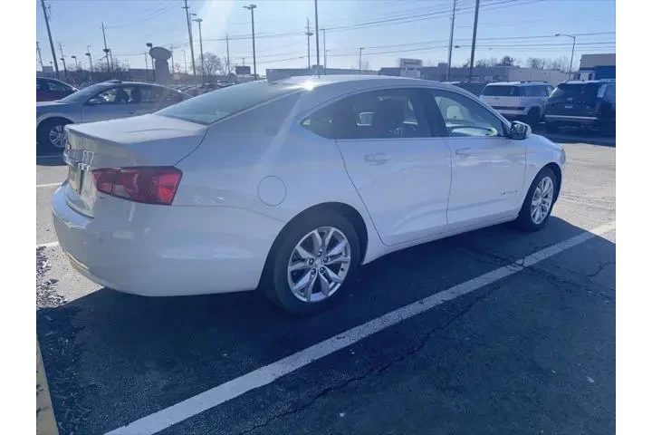 $9977 : Chevrolet Impala 2016 LT 4dr image 2