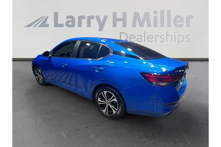 Nissan Sentra 2023 SV 4dr Se image 3