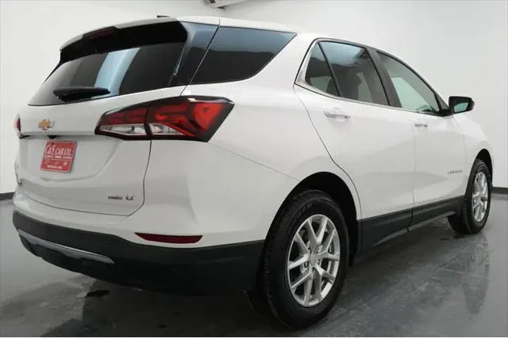 $17900 : Chevrolet Equinox 2022 4x4 L image 9