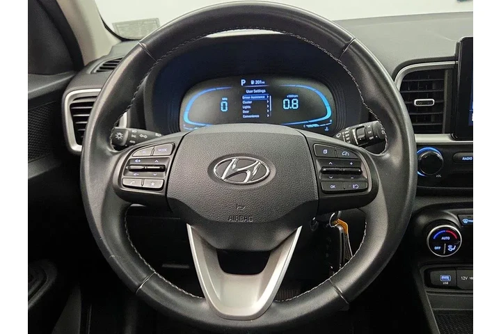 $17998 : Hyundai VENUE 2023 SEL 4dr C image 10