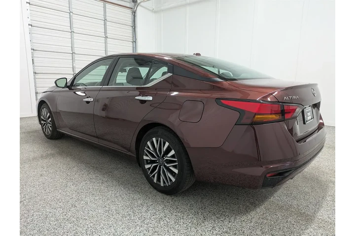 $21897 : Nissan Altima 2024 2.5 SV 4d image 8