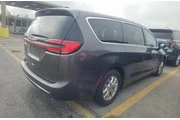 $23750 : Chrysler Pacifica 2023 Touri thumbnail