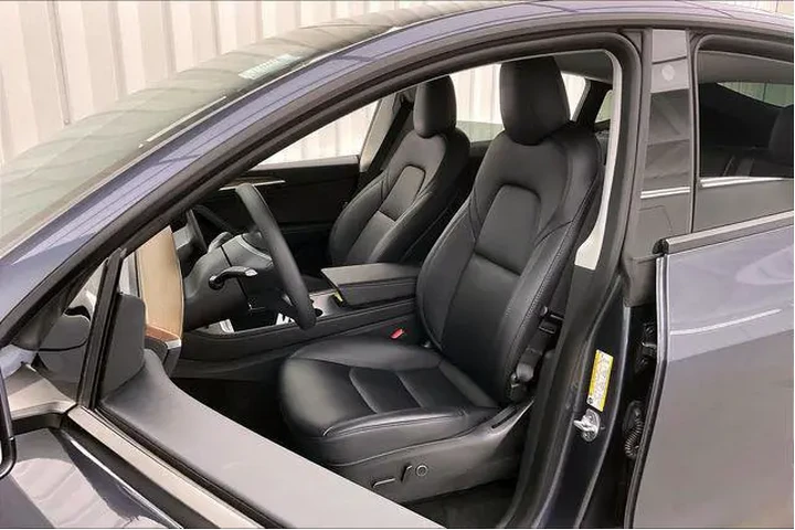 $28490 : Tesla Model Y 2023 AWD Long image 8