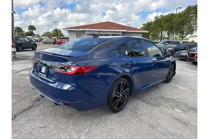 $30988 : Toyota Camry 2025 SE 4dr Sed image 3